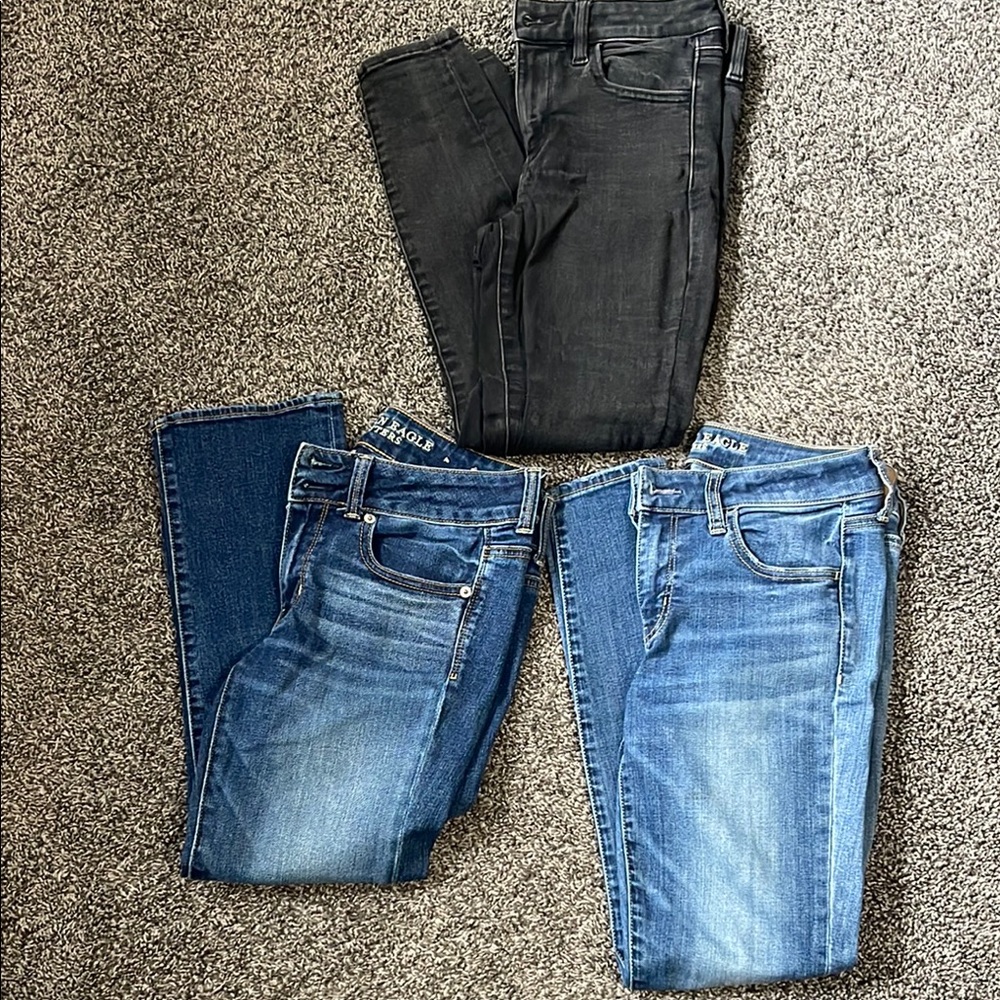 American Eagle Women's Blue and Black Jeans